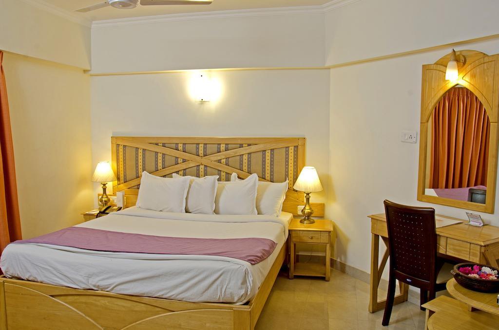 Lotus 8 Hotel 니둠바서리 객실 사진
