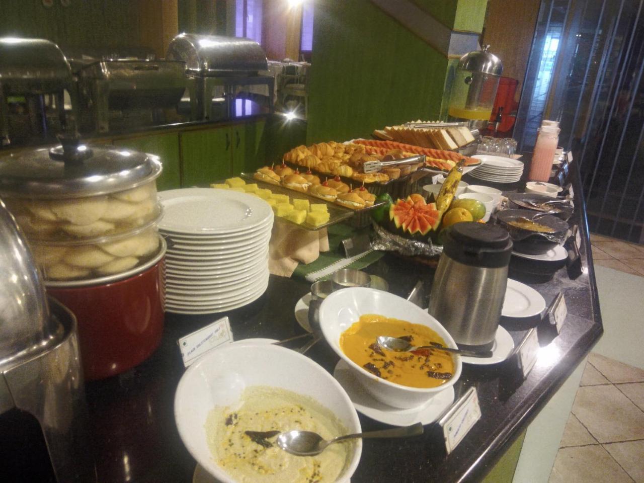 Lotus 8 Hotel 니둠바서리 외부 사진