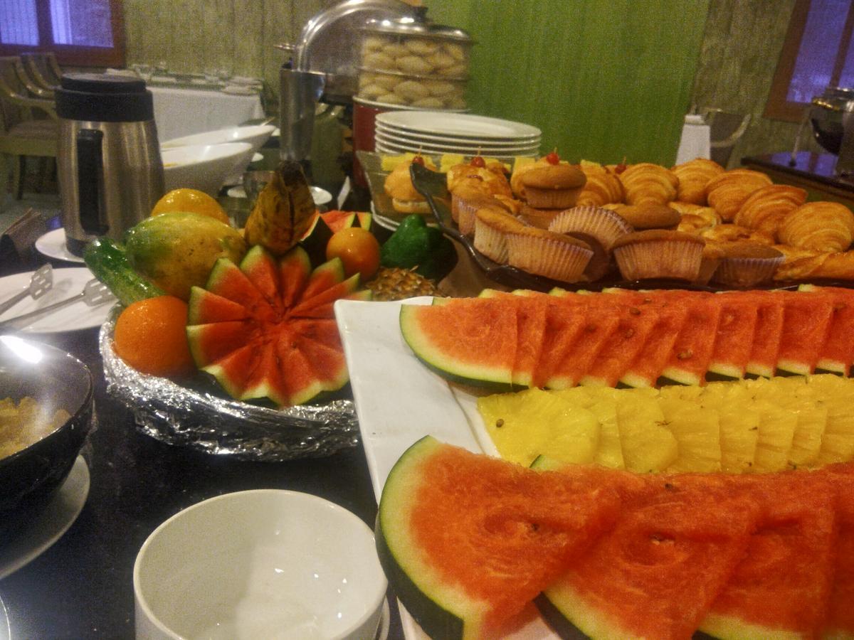 Lotus 8 Hotel 니둠바서리 외부 사진