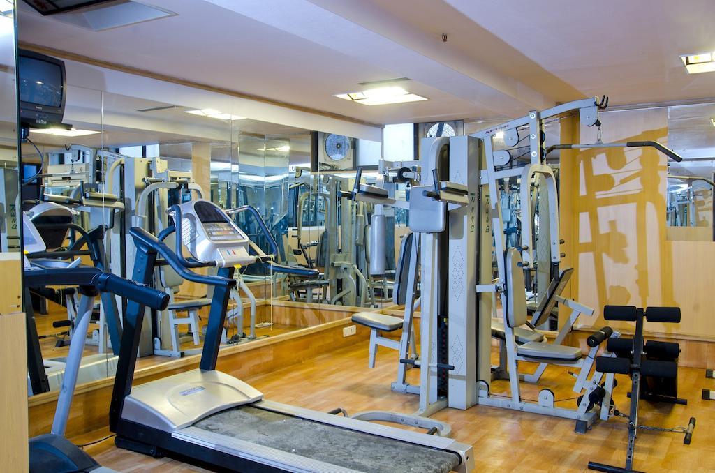 Lotus 8 Hotel 니둠바서리 외부 사진